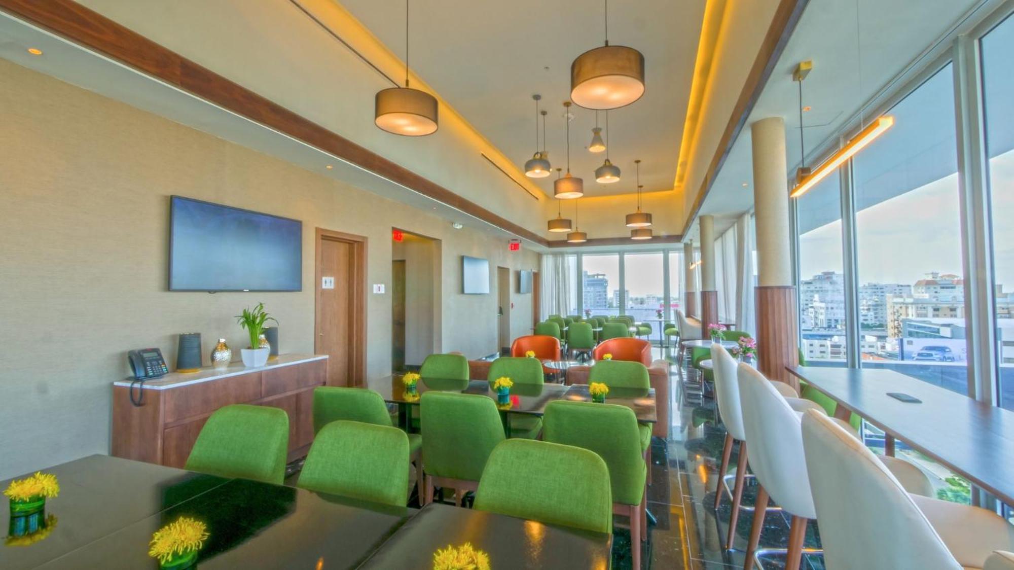 Holiday Inn Santo Domingo By Ihg Exteriér fotografie The lounge at the airport
