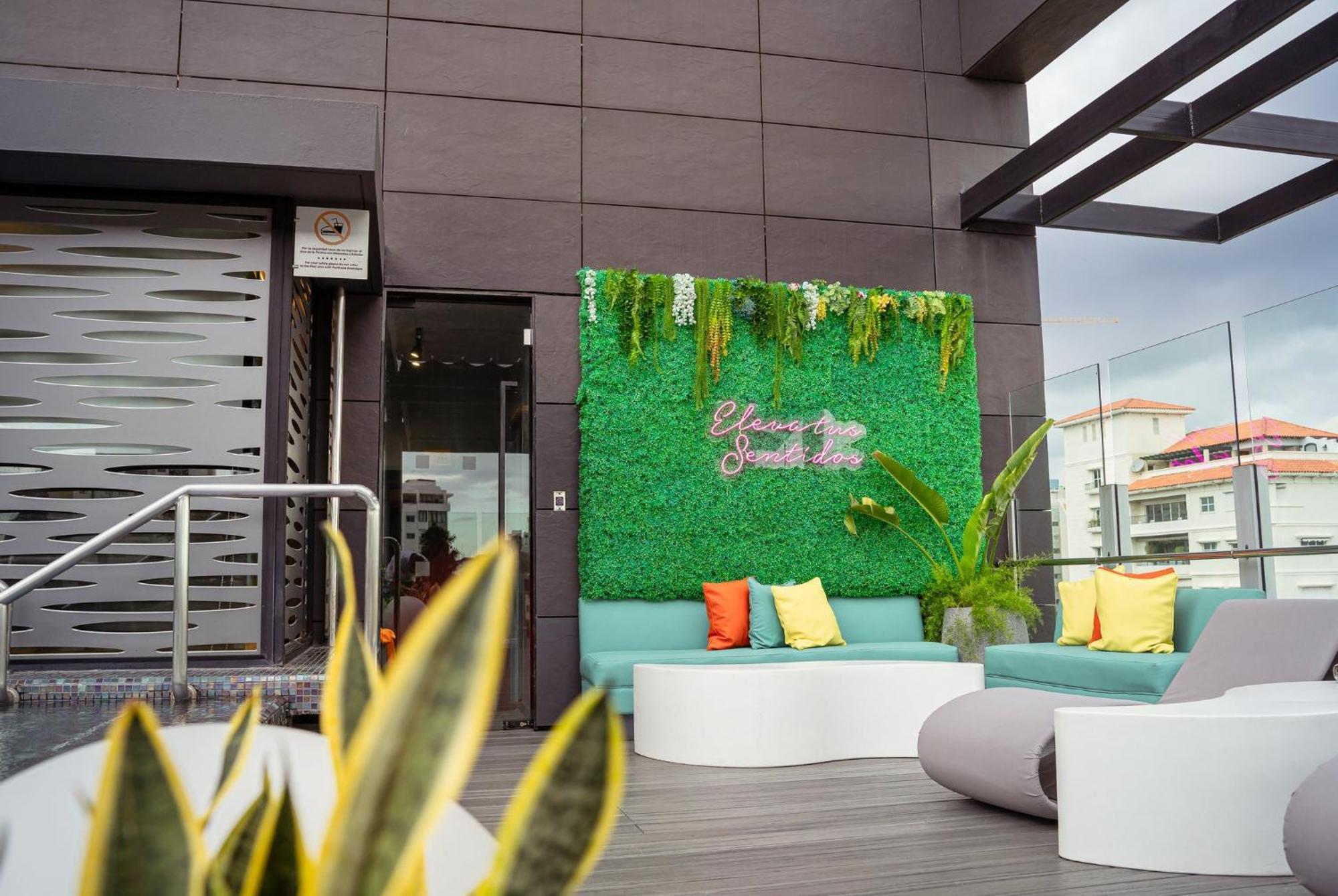 Holiday Inn Santo Domingo By Ihg Exteriér fotografie Rooftop of the hotel
